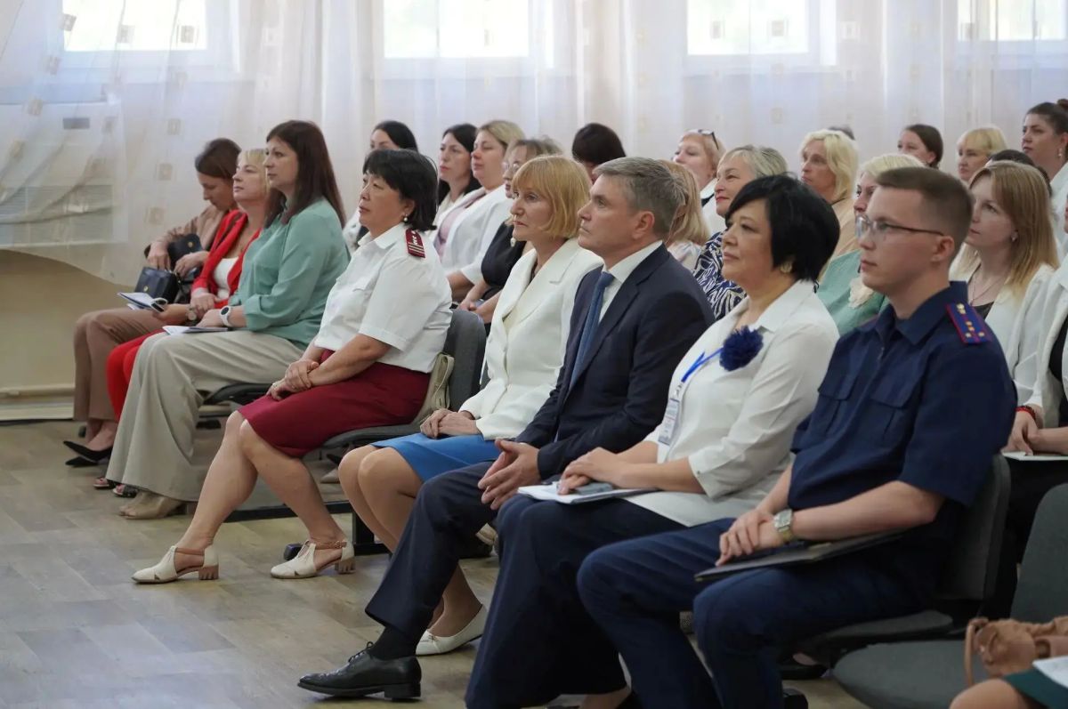 В Уссурийске прошла ежегодная августовская конференция педагогических работников В Уссурийске прошла ежегодная августовская конференция педагогических работников