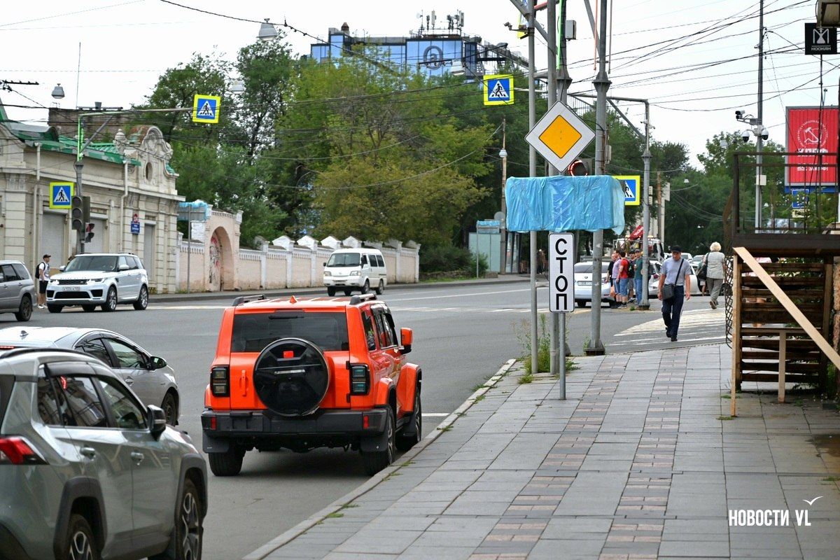 До конца ноября на перекрёстке возле «Авангарда» изменят схему движения – здесь будет от двух до четырёх полос До конца ноября на перекрёстке возле «Авангарда» изменят схему движения – здесь будет от двух до четырёх полос