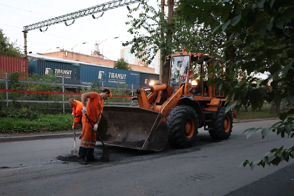 На улице Фадеева во Владивостоке ведется асфальтирование На улице Фадеева во Владивостоке ведется асфальтирование