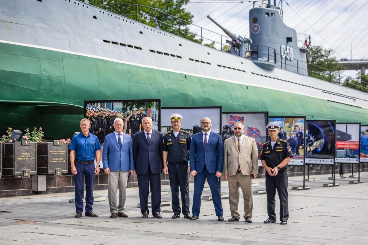 Константин Шестаков: На Корабельной Набережной у подводной лодки С-56 открылась фотовыставка «Курс – глубина: 120 лет подводному флоту России» Константин Шестаков: На Корабельной Набережной у подводной лодки С-56 открылась фотовыставка «Курс – глубина: 120 лет подводному флоту России»