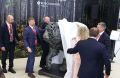 Во время 11-го Восточного экономического форума представили скульптуру амурского тигра, замершего перед прыжком