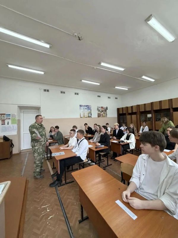 Учебные сборы по начальной военной подготовке для школьников стартуют в Приморье Учебные сборы по начальной военной подготовке для школьников стартуют в Приморье