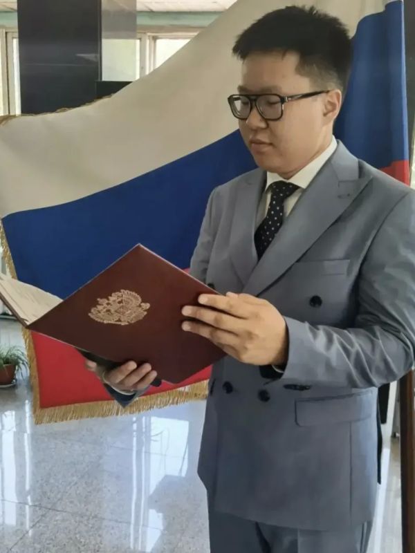 В Дальневосточной транспортной прокуратуре молодые специалисты приняли Присягу прокурора В Дальневосточной транспортной прокуратуре молодые специалисты приняли Присягу прокурора