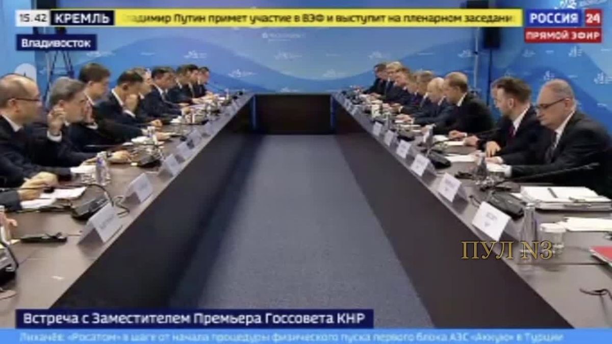 Путин - на встрече с заместителем премьера Госсовета КНР Сюэсяном:
