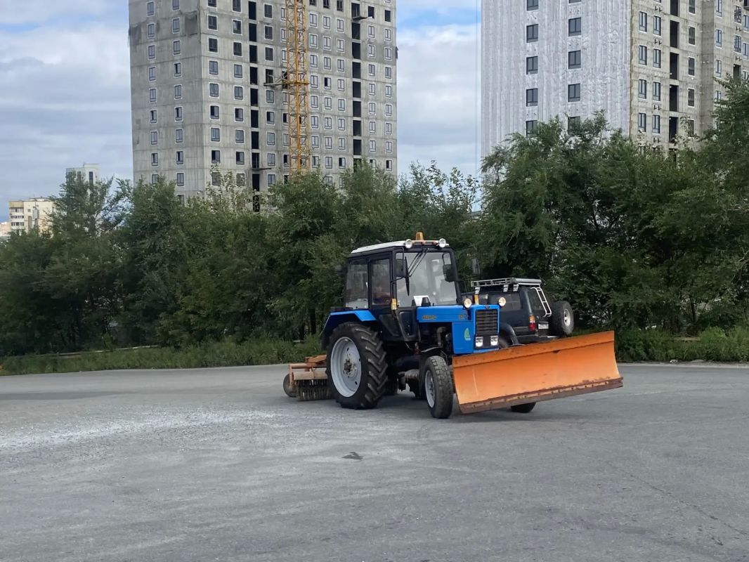 Дорожники «СГТ» продолжают круглосуточную работу на улицах Владивостока Дорожники «СГТ» продолжают круглосуточную работу на улицах Владивостока