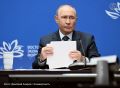 Слово предоставили еще одному из двухсот творцов, но тот слишком сильно волновался, ведь он был творец