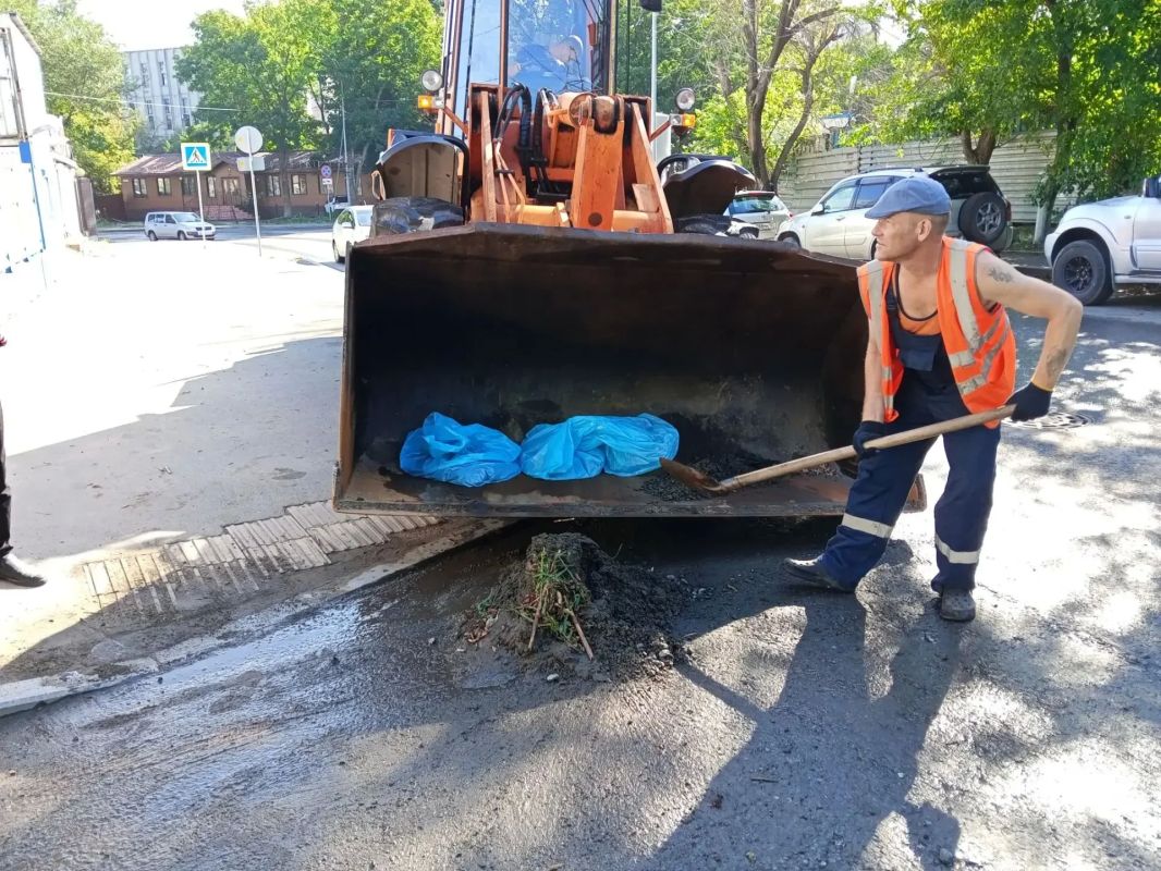 Дорожники «СГТ» продолжают круглосуточную работу на улицах Владивостока Дорожники «СГТ» продолжают круглосуточную работу на улицах Владивостока