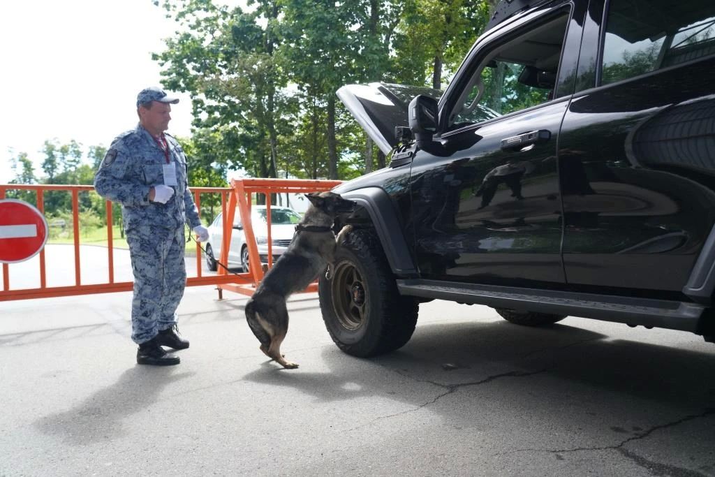 Первый заместитель Министра внутренних дел Российской Федерации Андрей Курносенко посетил с рабочей поездкой Приморский край Первый заместитель Министра внутренних дел Российской Федерации Андрей Курносенко посетил с рабочей поездкой Приморский край
