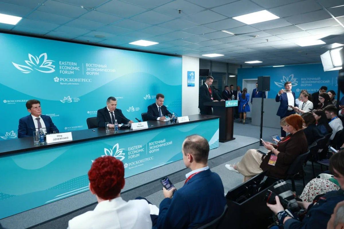 Десять лет назад на первых экономических форумах мы только говорили о том, каким должен быть Дальний Восток Десять лет назад на первых экономических форумах мы только говорили о том, каким должен быть Дальний Восток