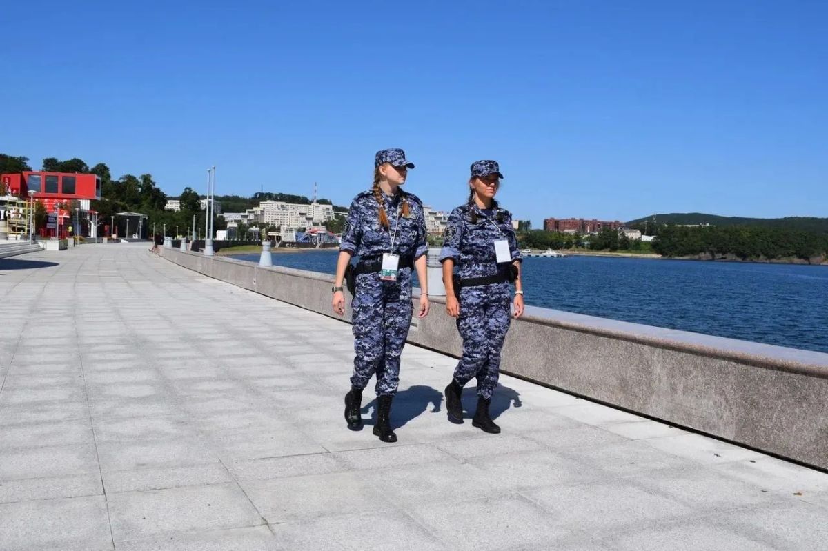 Росгвардейцы обеспечили безопасность и правопорядок во время проведения XI Восточного экономического форума Росгвардейцы обеспечили безопасность и правопорядок во время проведения XI Восточного экономического форума