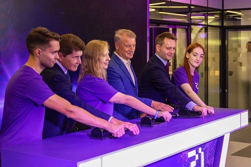 Во Владивостоке открылась «Школа 21» – школа цифровых технологий от Сбера Во Владивостоке открылась «Школа 21» – школа цифровых технологий от Сбера
