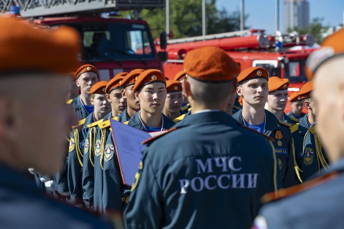 Константин Шестаков: 52 курсанта Дальневосточной пожарно-спасательной академии – филиала Санкт-Петербургского университета государственной противопожарной службы МЧС России приняли присягу на центральной площади Владивостока Константин Шестаков: 52 курсанта Дальневосточной пожарно-спасательной академии – филиала Санкт-Петербургского университета государственной противопожарной службы МЧС России приняли присягу на центральной площади Владивостока