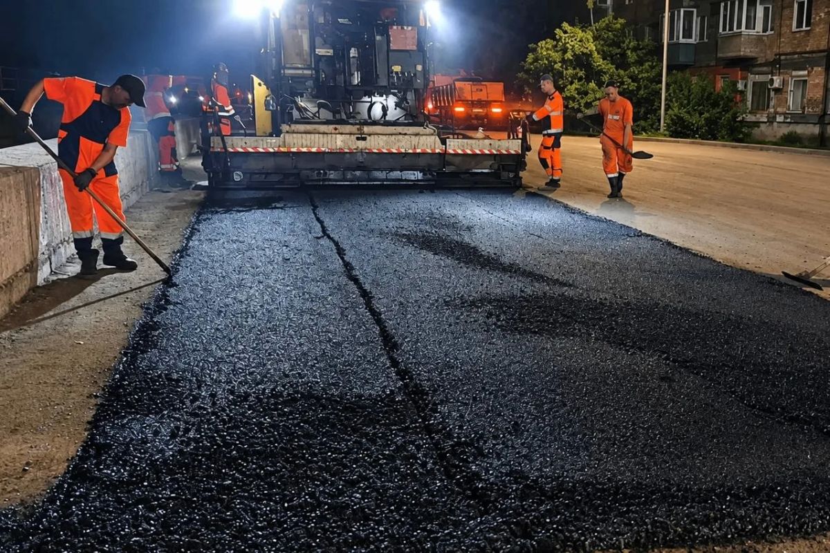 Более 5 000 квадратных метров старого асфальта сняли на дорогах Владивостока Более 5 000 квадратных метров старого асфальта сняли на дорогах Владивостока