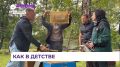 Олег Кожемяко во время рабочей поездки в Чугуевский округ посетил местную пасеку