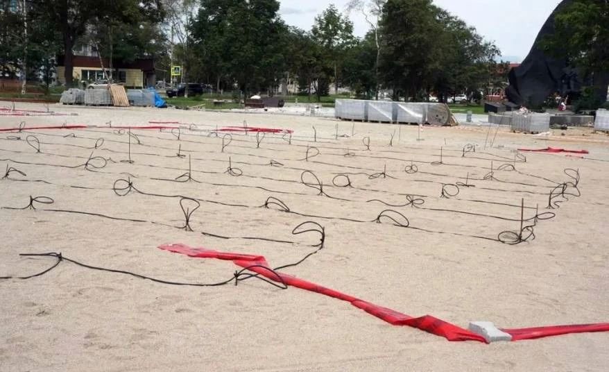 В посёлке Славянка Приморского края продолжается масштабное обновление центральной площади