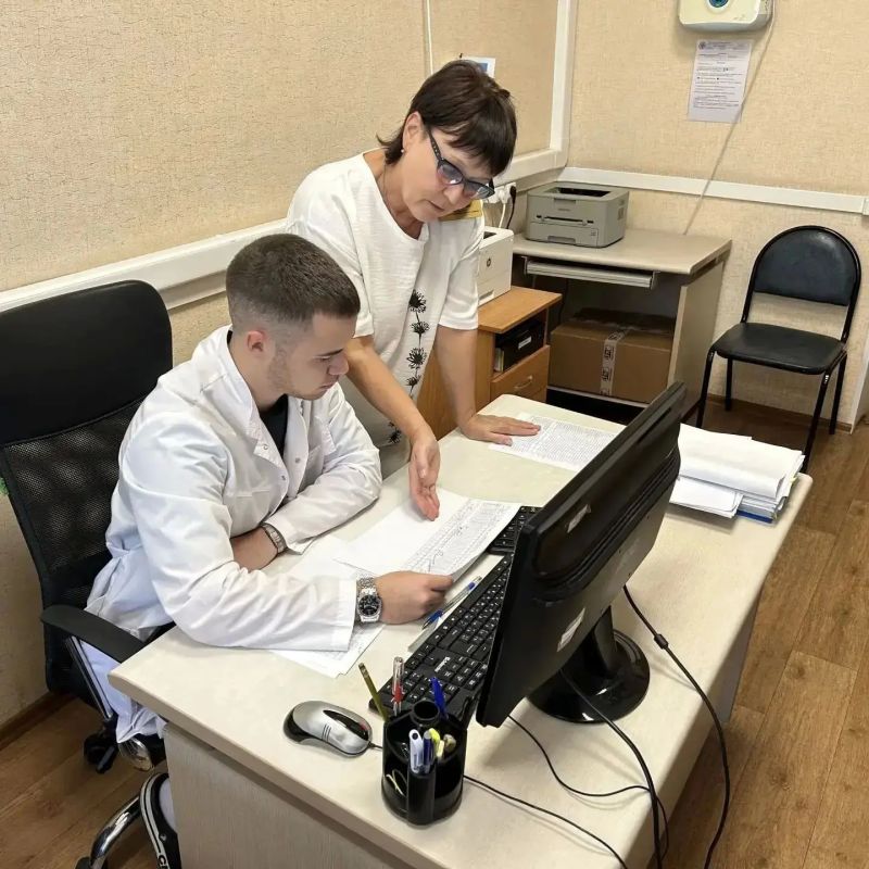 Преемственность поколений: в Приморье опытные врачи становятся наставниками для молодых специалистов Преемственность поколений: в Приморье опытные врачи становятся наставниками для молодых специалистов