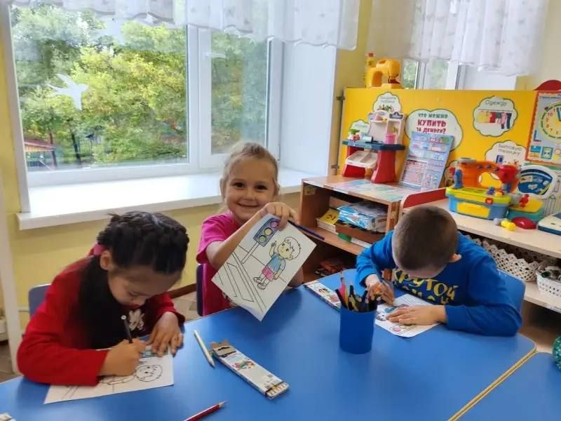 Полиция на страже детства. В Дальнереченске Приморского края сотрудники Госавтоинспекции провели уроки дорожной грамотности Полиция на страже детства. В Дальнереченске Приморского края сотрудники Госавтоинспекции провели уроки дорожной грамотности