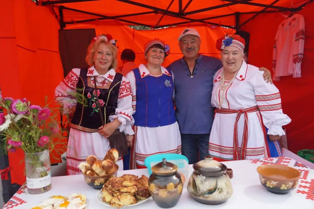 В самом центре города для вас работают локальные площадки от национальных диаспор, сельских территорий, предприятий, учебных заведений города, спортивных федераций В самом центре города для вас работают локальные площадки от национальных диаспор, сельских территорий, предприятий, учебных заведений города, спортивных федераций