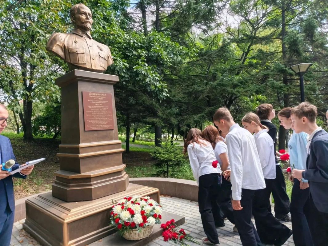 Память Феликса Дзержинского почтили в Находке Память Феликса Дзержинского почтили в Находке