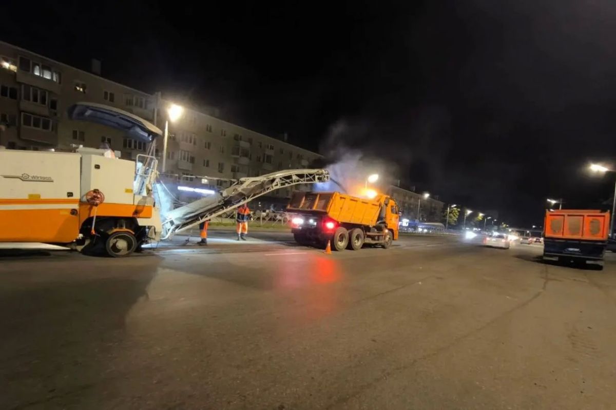 Более 7 400 квадратных метров старого асфальта сняли на дорогах Владивостока Более 7 400 квадратных метров старого асфальта сняли на дорогах Владивостока