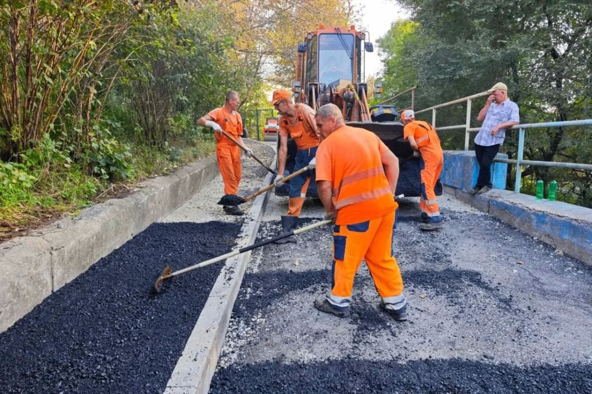 Более 7 400 квадратных метров старого асфальта сняли на дорогах Владивостока Более 7 400 квадратных метров старого асфальта сняли на дорогах Владивостока