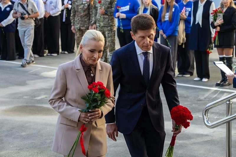 «Папа тут». Имя Героя России Сергея Ефремова присвоено школе № 74 во Владивостоке «Папа тут». Имя Героя России Сергея Ефремова присвоено школе № 74 во Владивостоке