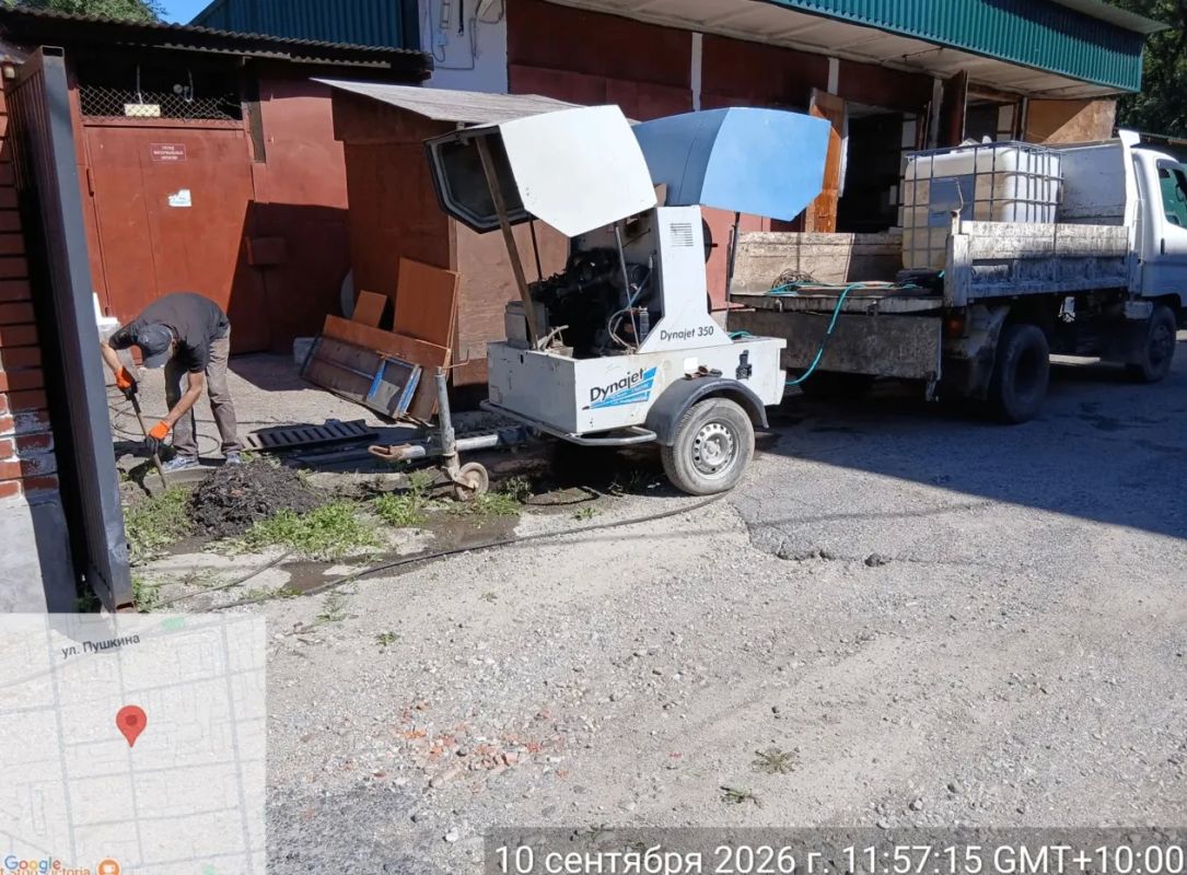Коммунальные службы продолжают приводить город в порядок Коммунальные службы продолжают приводить город в порядок