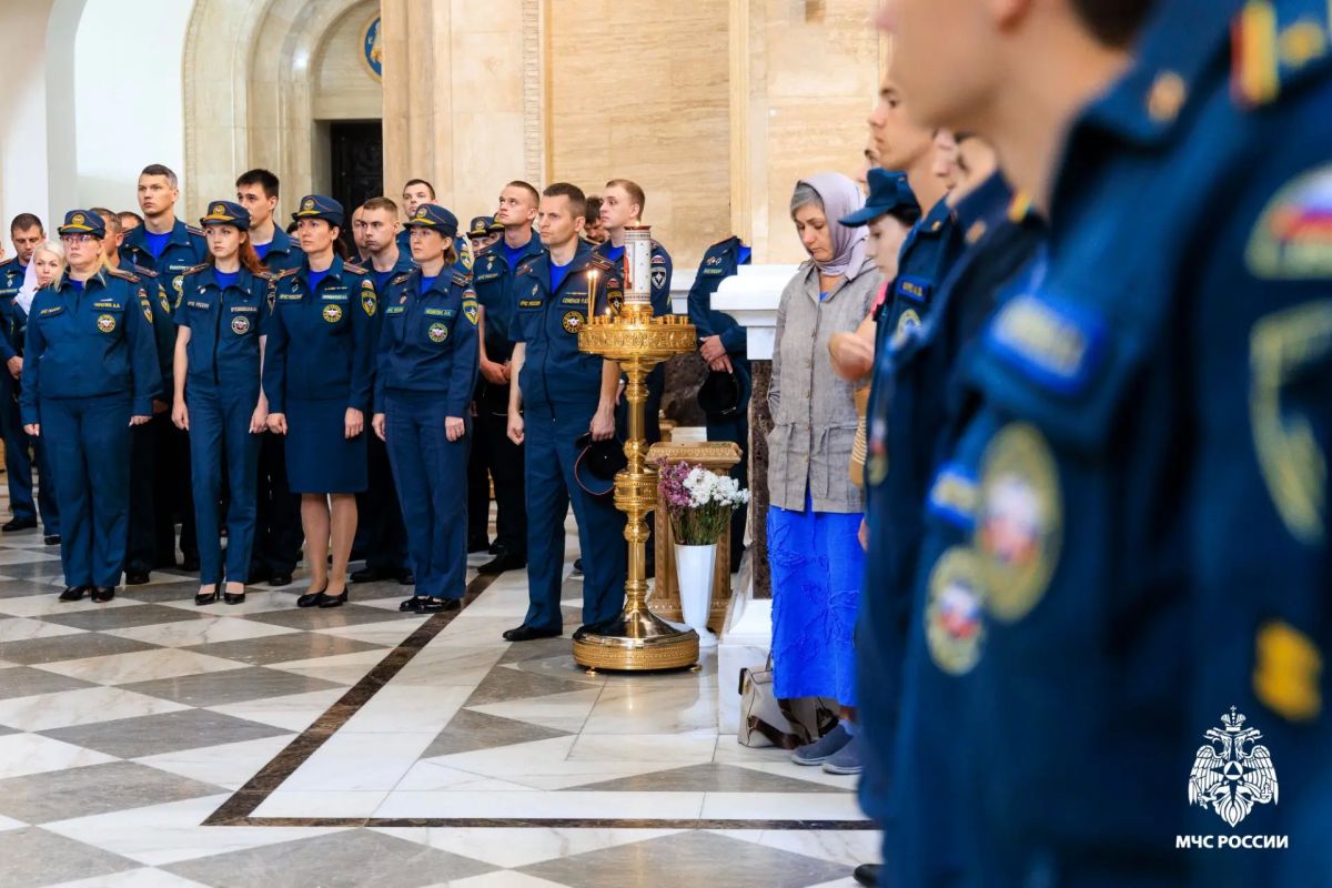 Защита от огня: 17 сентября спасатели Приморья почтили икону Божией Матери Защита от огня: 17 сентября спасатели Приморья почтили икону Божией Матери