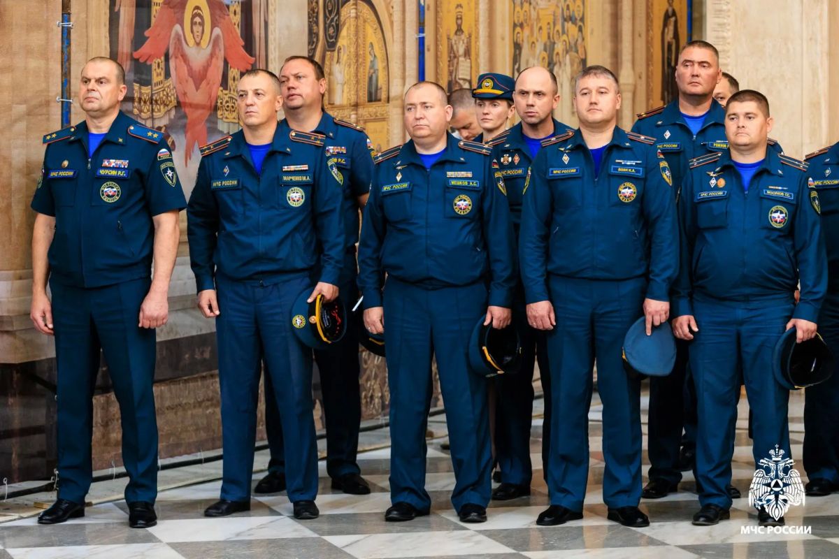 Защита от огня: 17 сентября спасатели Приморья почтили икону Божией Матери Защита от огня: 17 сентября спасатели Приморья почтили икону Божией Матери