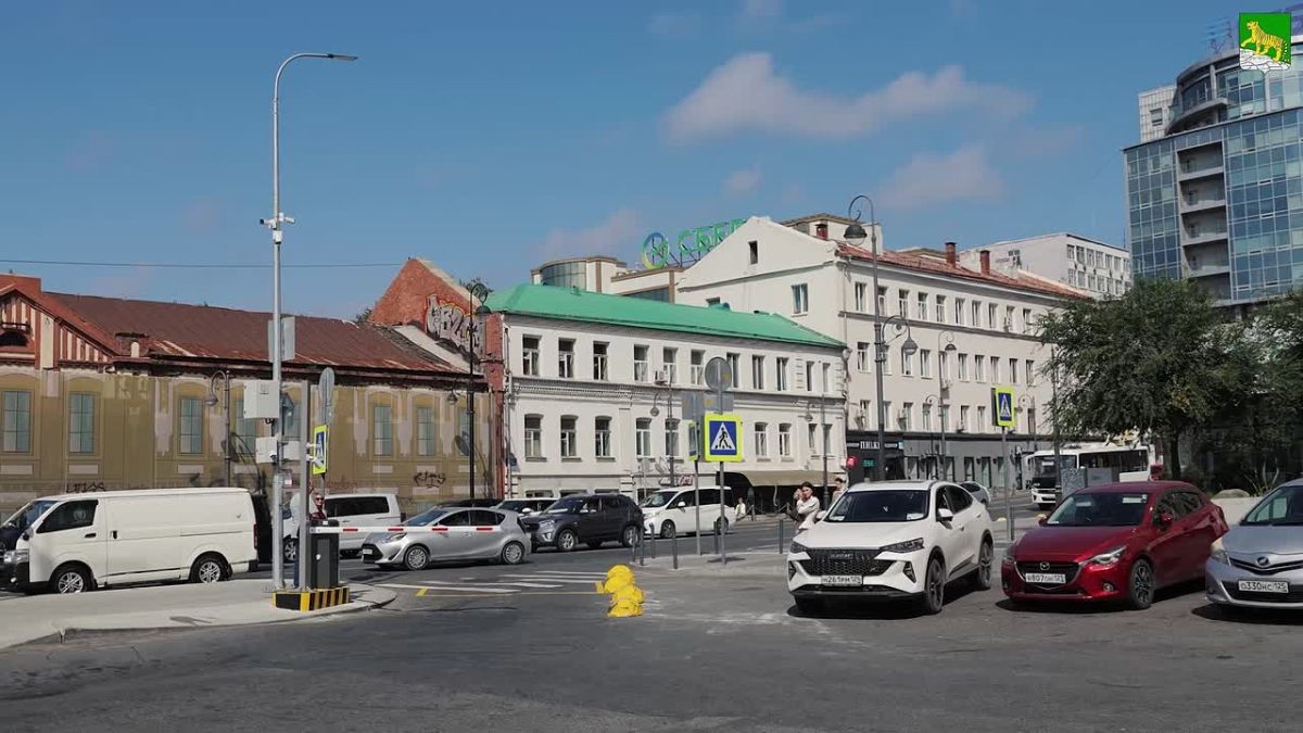 «Умный» шлагбаум начал работать на площади Семёновской во Владивостоке