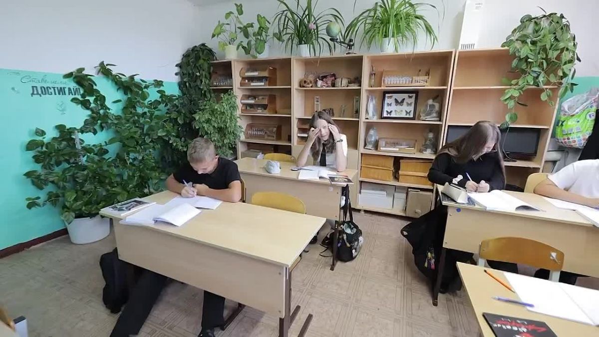 Константин Шестаков: В школе № 49 села Береговое капитально отремонтировали крышу