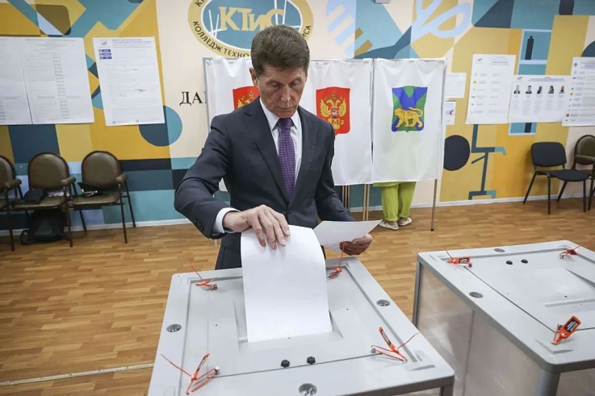 Губернаторы-секретари реготделений Единой России проголосовали на выборах на Дальнем Востоке и в Сибири