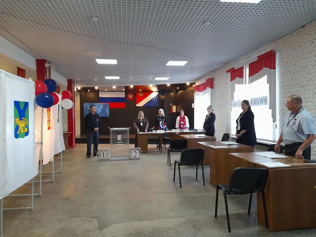 Выборы стартовали. Сегодня, 18 сентября 2026 года, открыли свои двери для избирателей все избирательные участки Приморья Выборы стартовали. Сегодня, 18 сентября 2026 года, открыли свои двери для избирателей все избирательные участки Приморья