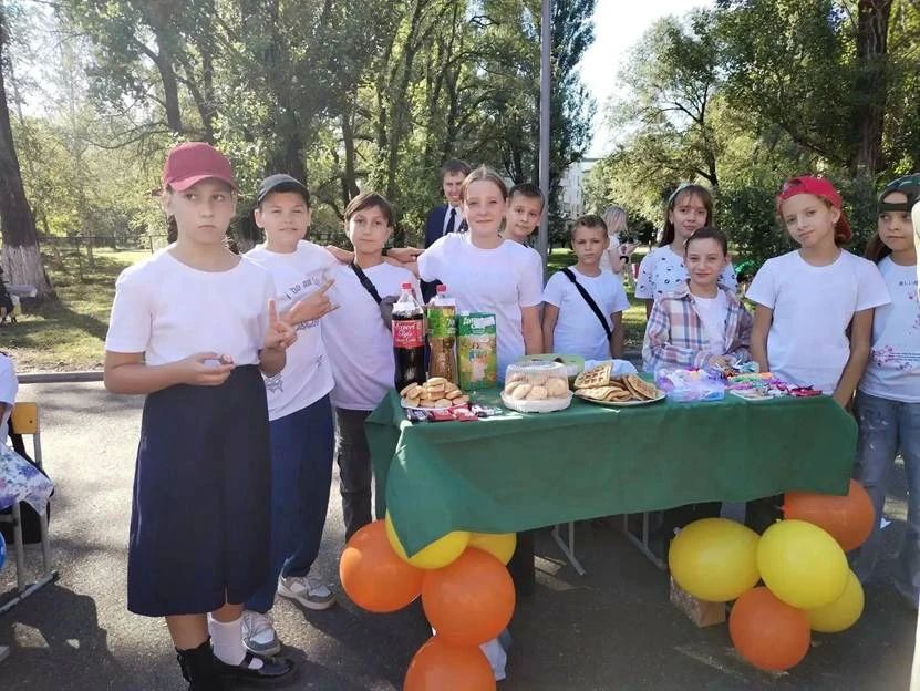 Благотворительная ярмарка в школе №1 Арсеньева помогла собрать средства для бойцов Благотворительная ярмарка в школе №1 Арсеньева помогла собрать средства для бойцов