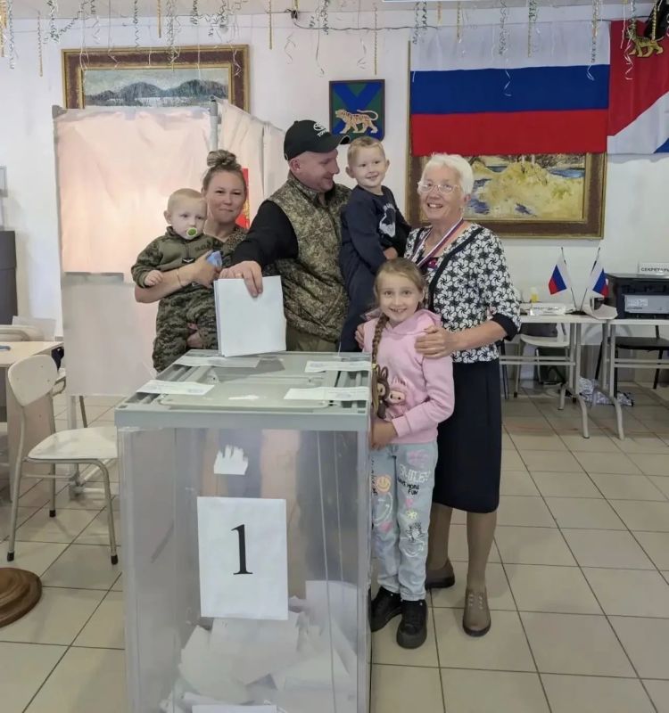 В целях реализации государственной политики в сфере защиты семьи, сохранения традиционных семейных ценностей и популяризации многодетной семьи каждое третье воскресенье сентября в Приморском крае объявлено Днём многодетной... В целях реализации государственной политики в сфере защиты семьи, сохранения традиционных семейных ценностей и популяризации многодетной семьи каждое третье воскресенье сентября в Приморском крае объявлено Днём многодетной...