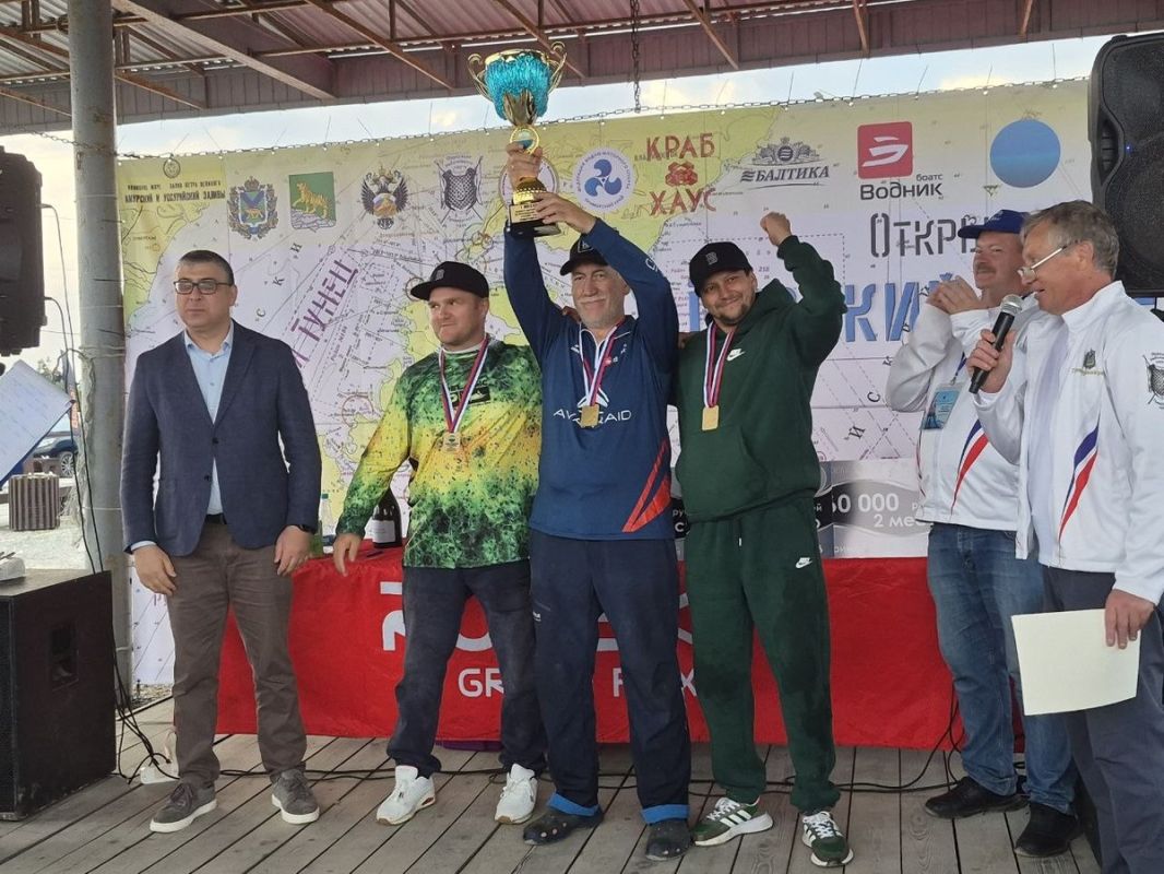 Тунцов общим весом 785 кг выловили участники соревнований во Владивостоке на выходных Тунцов общим весом 785 кг выловили участники соревнований во Владивостоке на выходных