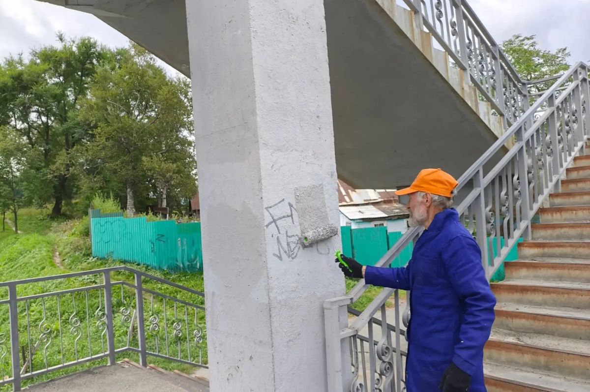 Чистые остановки – это тоже часть работы по благоустройству Владивостока Чистые остановки – это тоже часть работы по благоустройству Владивостока