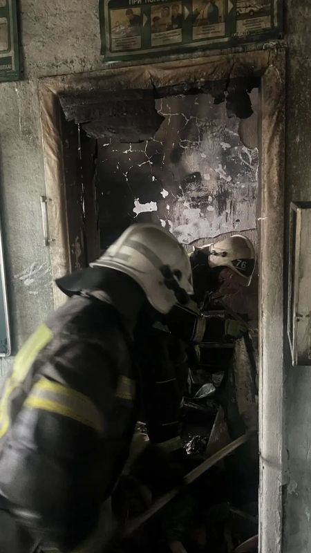 Без пострадавших: пожарные ликвидировали возгорание в школе Без пострадавших: пожарные ликвидировали возгорание в школе