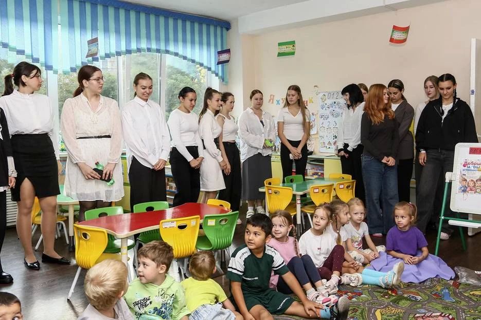 Студенты Находкинского колледжа побывали с экскурсией в детском саду № 58 Студенты Находкинского колледжа побывали с экскурсией в детском саду № 58