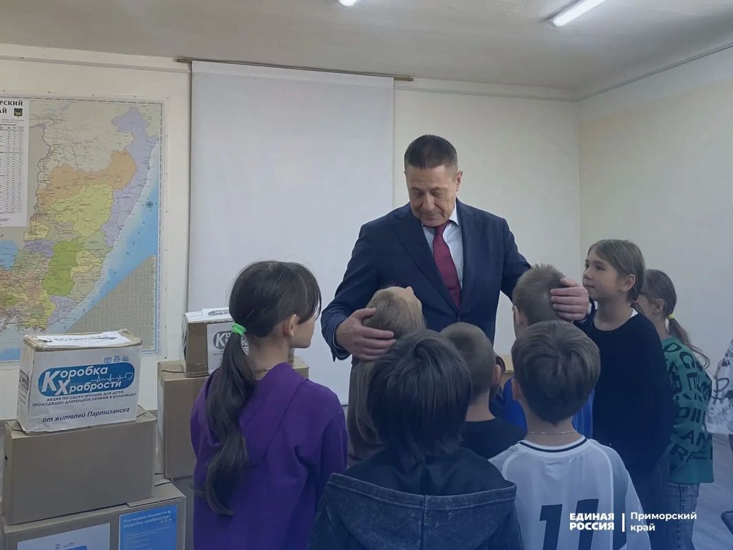 Александр Щербаков поддержал юных пациентов краевого центра Александр Щербаков поддержал юных пациентов краевого центра