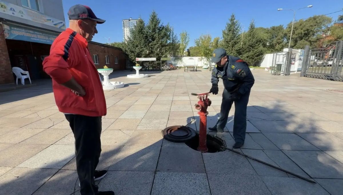 В Уссурийске проверяют источники наружного противопожарного водоснабжения В Уссурийске проверяют источники наружного противопожарного водоснабжения