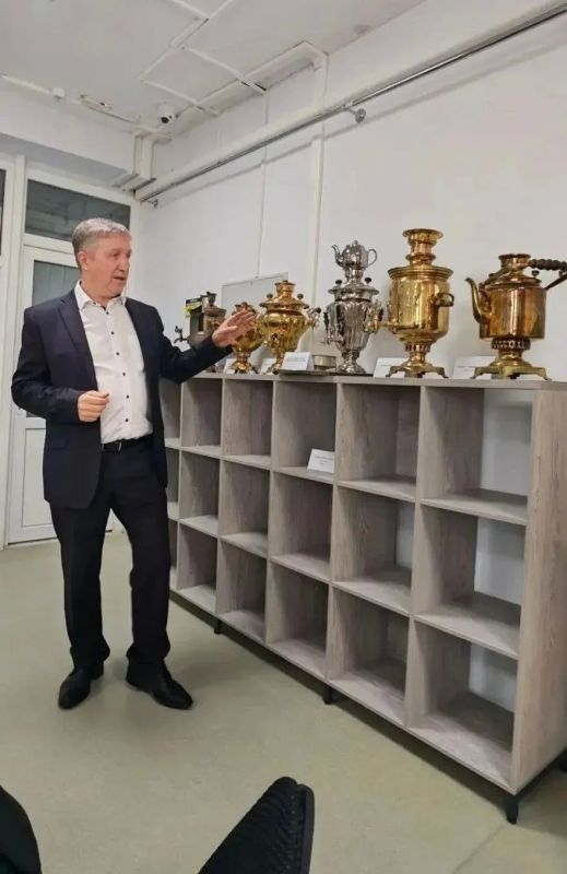 Часть коллекции самоваров семьи Гетмановых передали РЦ «Сириус Часть коллекции самоваров семьи Гетмановых передали РЦ «Сириус