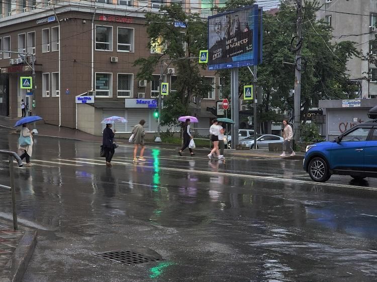 Приморцев ждут дождливые и холодные выходные - ПРОГНОЗ