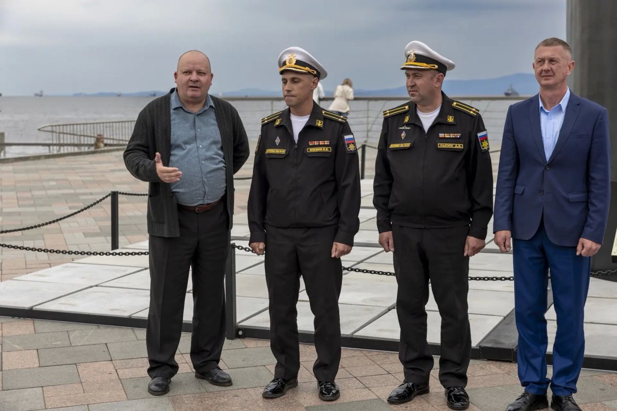 Константин Шестаков: Во Владивостоке открыли экспозицию с рубкой подводного крейсера К-433 Константин Шестаков: Во Владивостоке открыли экспозицию с рубкой подводного крейсера К-433
