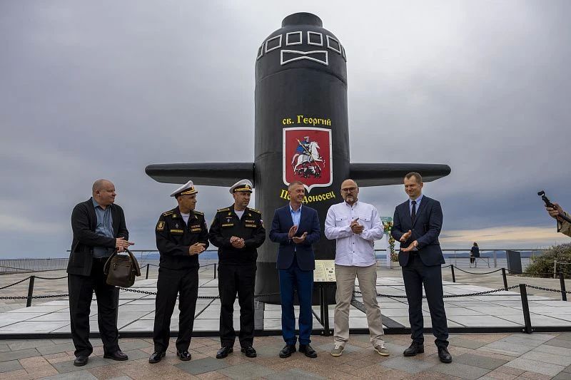 Рубка подводного крейсера К-433 украсила набережную Владивостока