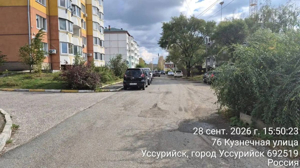 В Уссурийске продолжается ямочный ремонт дорог