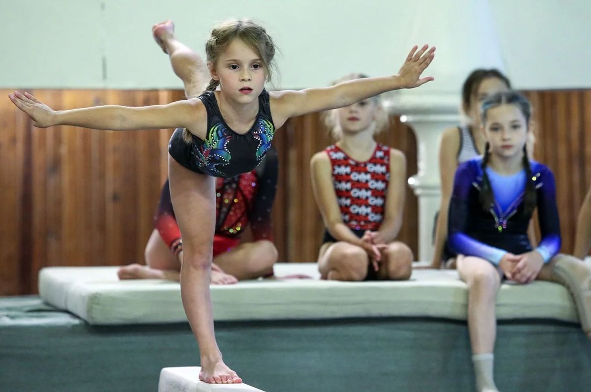 Светлана Хоркина посетила тренировку воспитанников спортивной школы Владивостока по гимнастике Светлана Хоркина посетила тренировку воспитанников спортивной школы Владивостока по гимнастике