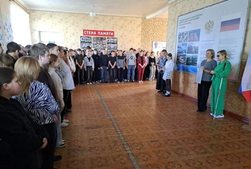 Член Общественного совета при УМВД Приморья Елена Андреевская побывала с гуманитарной миссией в Донецкой Народной Республике Член Общественного совета при УМВД Приморья Елена Андреевская побывала с гуманитарной миссией в Донецкой Народной Республике