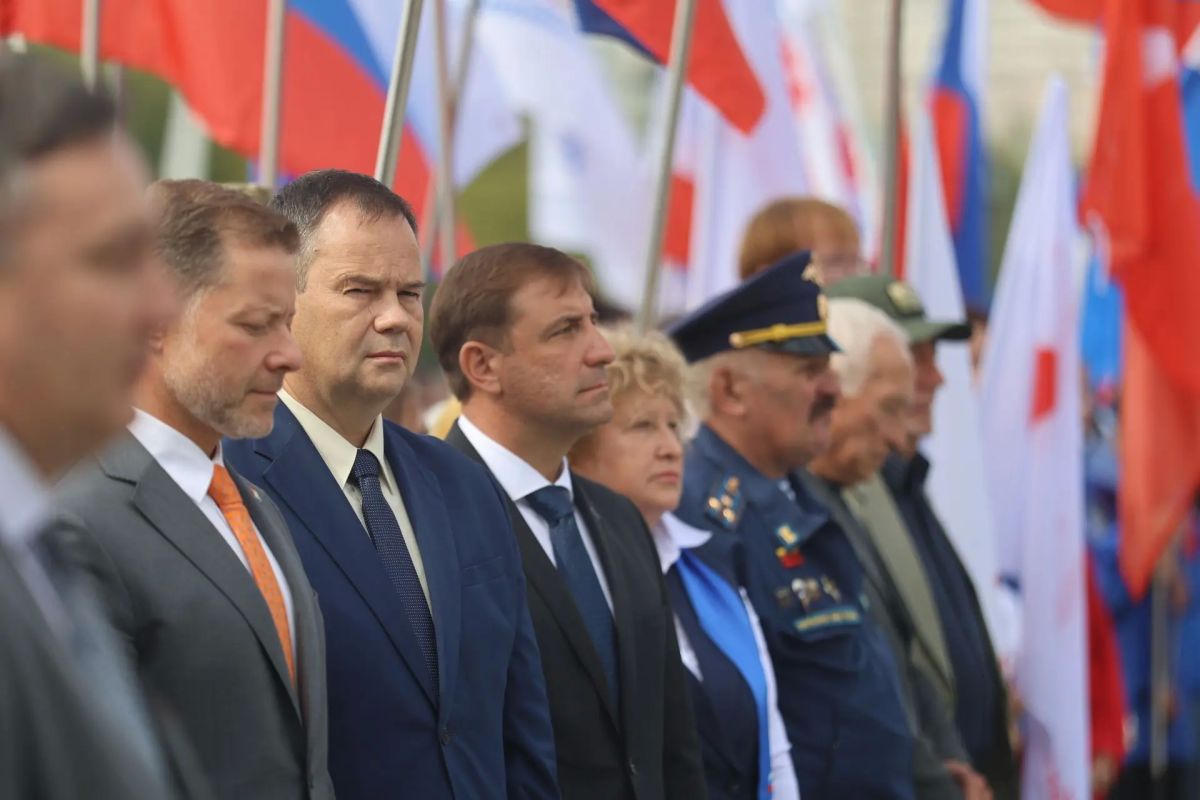 30 сентября во Владивостоке на территории мемориального комплекса «Боевая слава Тихоокеанского флота» на Корабельной набережной состоялось торжественное мероприятие, посвящённое Дню воссоединения Донецкой и Луганской... 30 сентября во Владивостоке на территории мемориального комплекса «Боевая слава Тихоокеанского флота» на Корабельной набережной состоялось торжественное мероприятие, посвящённое Дню воссоединения Донецкой и Луганской...