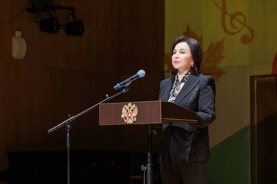 Педагогов Приморья поздравили с Днём учителя